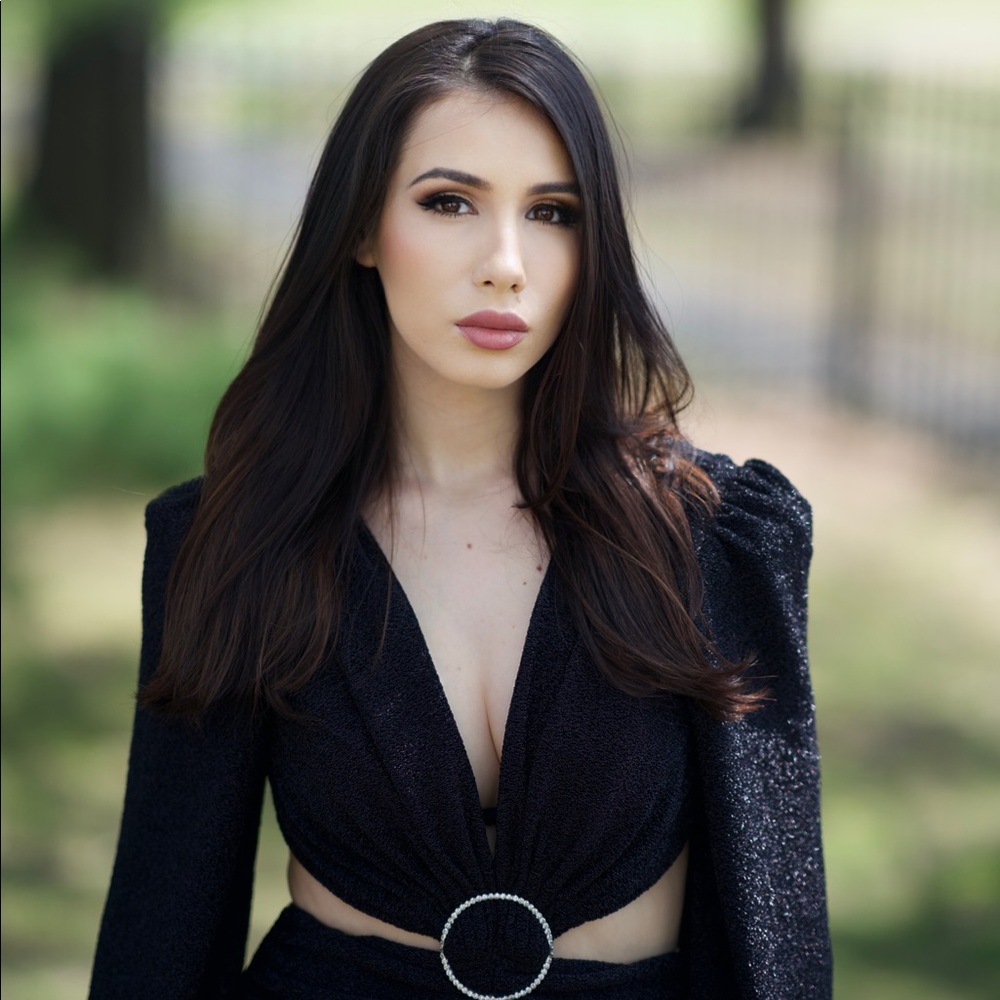 Meet your Posher, Ana